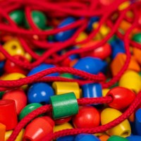 Giant bead lacing | Educo | Play set | RIJGWERK.