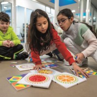 Triangle game – colour art