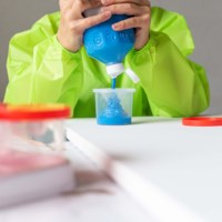 Painting apron green - 9 to 12 years