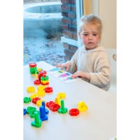 Bolt shape and color | Educo | Game box | HOUVAST.