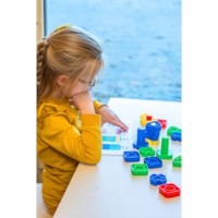 Bolt shape and color | Educo | Game box | HOUVAST.